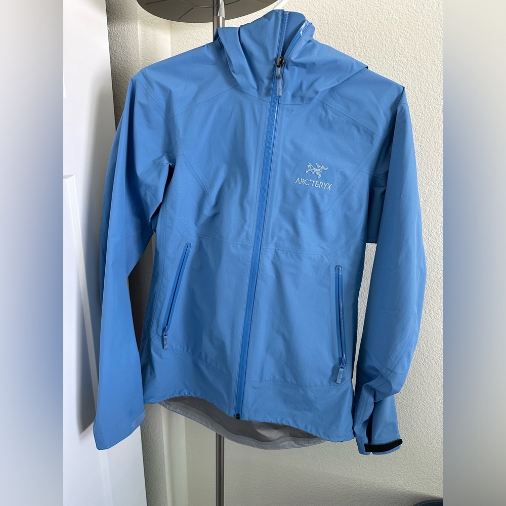 Arc’teryx Zeta SL jacket. Size small. Perfect condition.